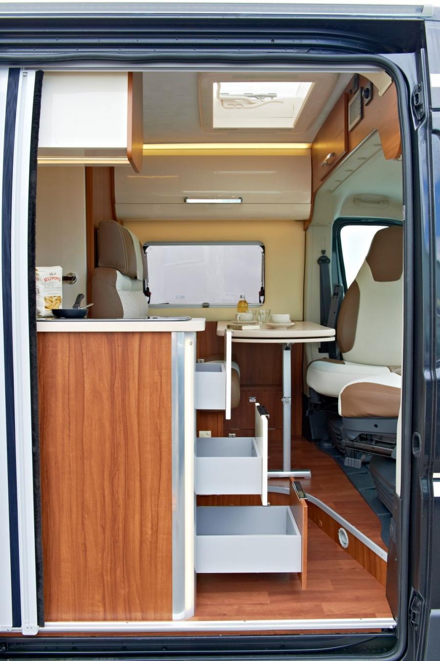 Интерьер Karmann Mobil Davis 2015 года  (фото 5 из 8)
